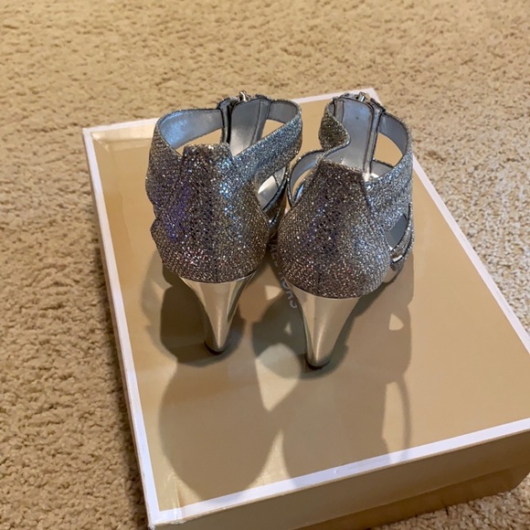 Shoes - Picture 4 of 6